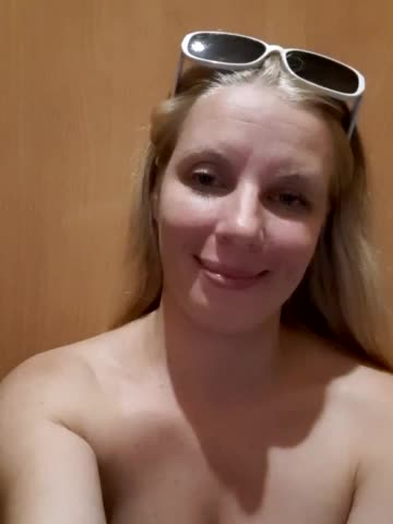 -nelya- Cam Model Chat October 9, 2025