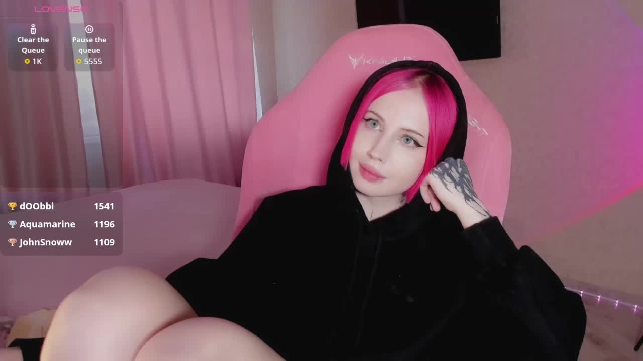 luvsoak Cam Model Chat October 9, 2025