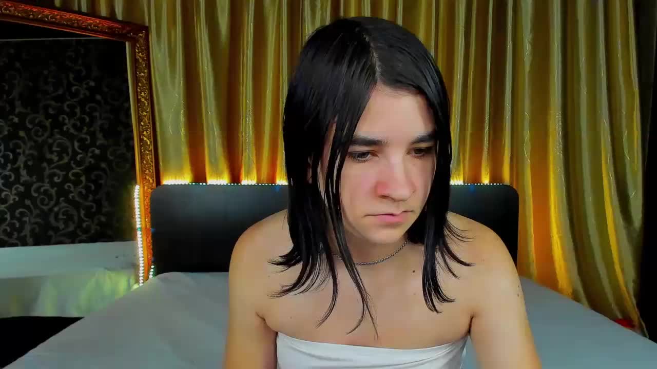 Polly-Love Cam Model Chat October 9, 2025