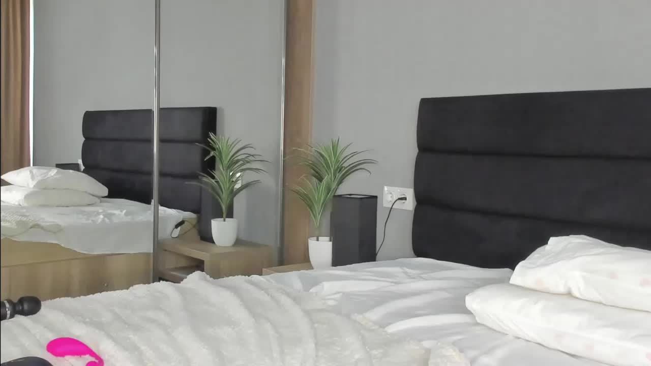 forevere-smile Cam Model Chat October 9, 2025