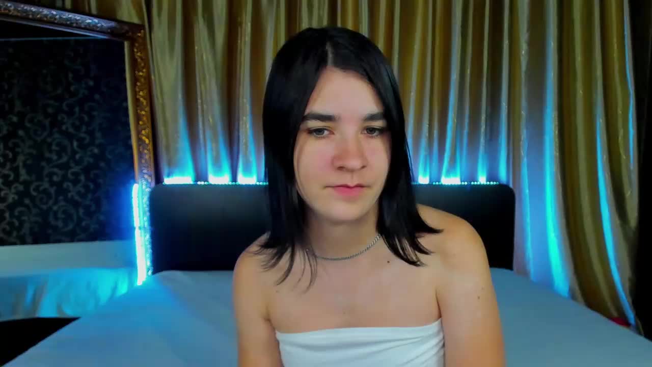 Polly-Love Cam Model Chat October 9, 2025