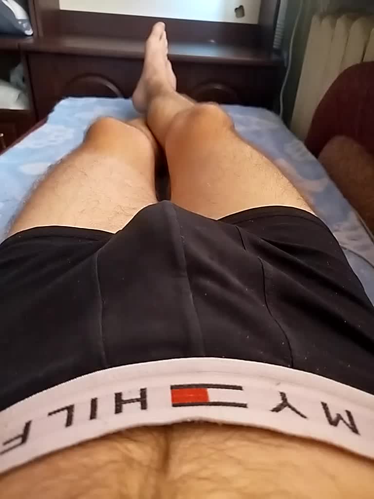 Mickey_17 Cam Model Chat October 9, 2025