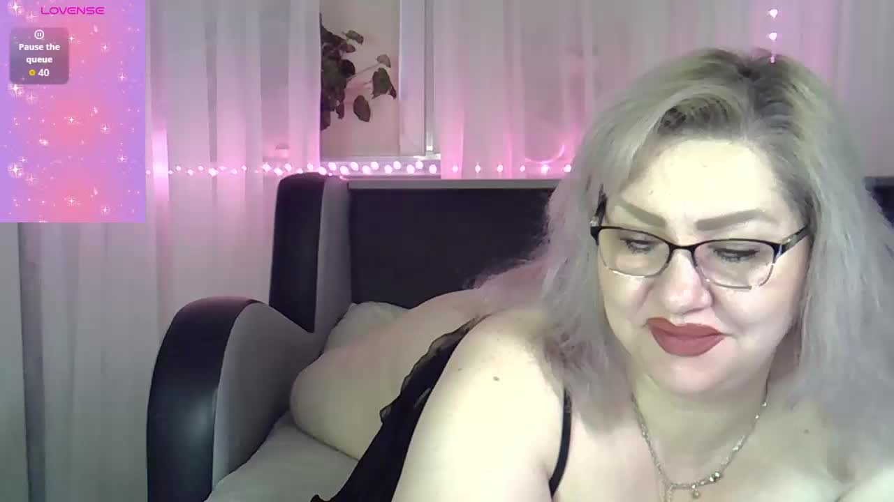 AngelinaGlam Cam Model Chat October 9, 2025