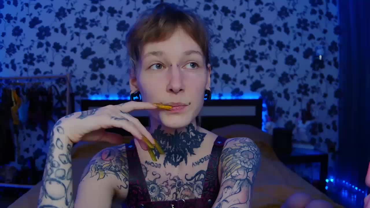 LittleSpaceMouse- Cam Model Chat October 9, 2025