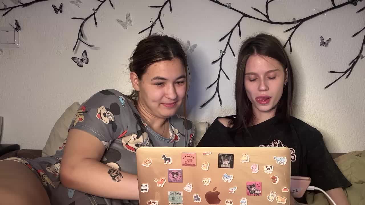 ZoyaVikki Cam Model Chat October 9, 2025