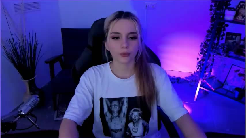 aurorawrenfield Cam Model Chat October 9, 2025