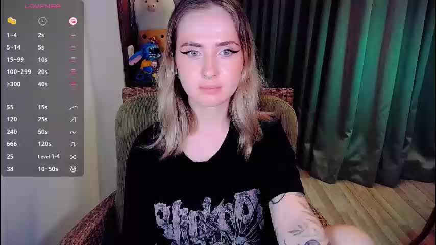 shyfoxxxy Cam Model Chat October 9, 2025