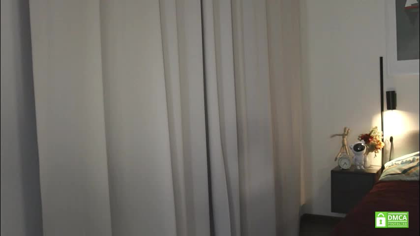 _whoareu_ Cam Model Chat October 10, 2025