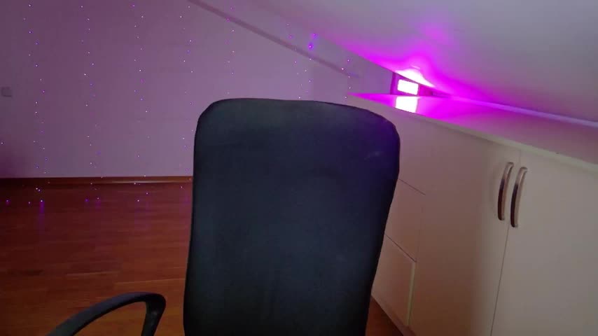 Shadow_Strik Cam Model Chat October 10, 2025