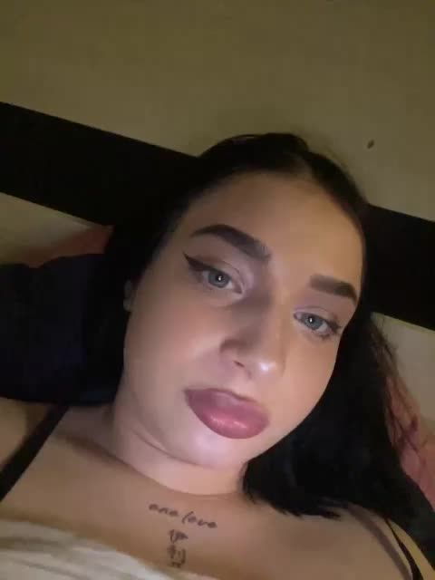 Aliska22 Cam Model Chat October 10, 2025