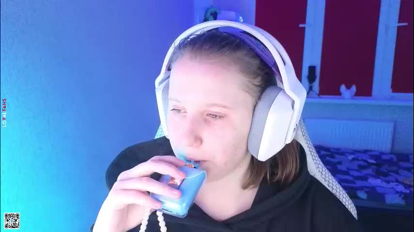 moon_avengers Cam Model Chat October 10, 2025