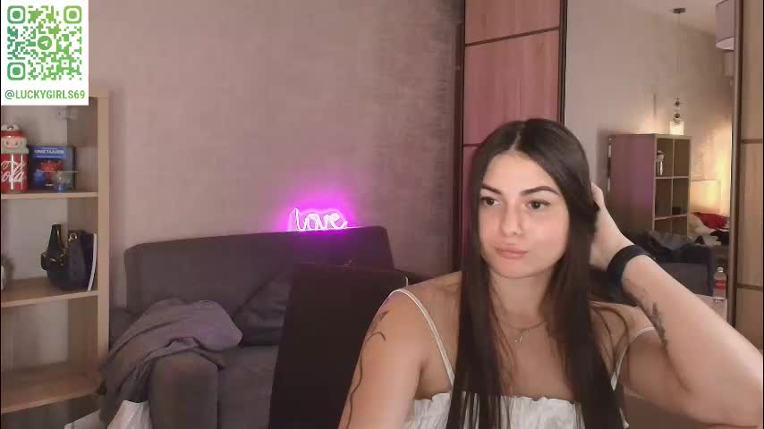 caressyourself Cam Model Chat October 10, 2025