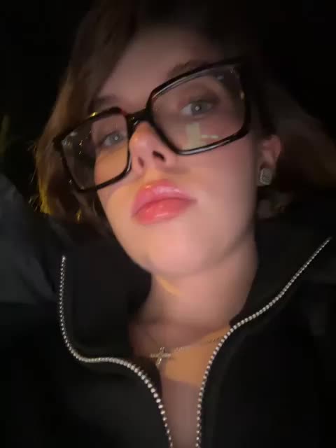 -Alessandra-21- Cam Model Chat October 10, 2025