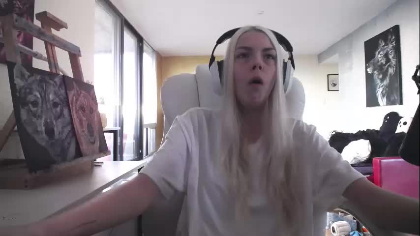 tinykylie Cam Model Chat October 10, 2025