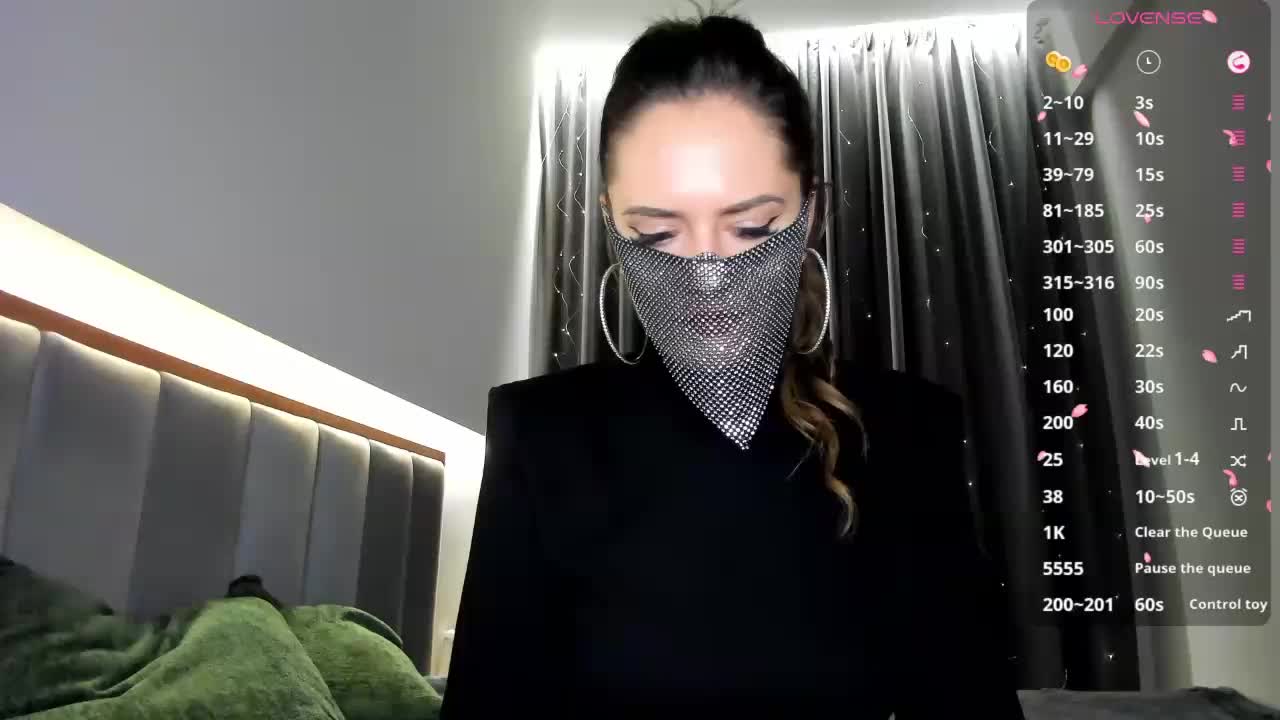 CharmAlina Cam Model Chat October 10, 2025