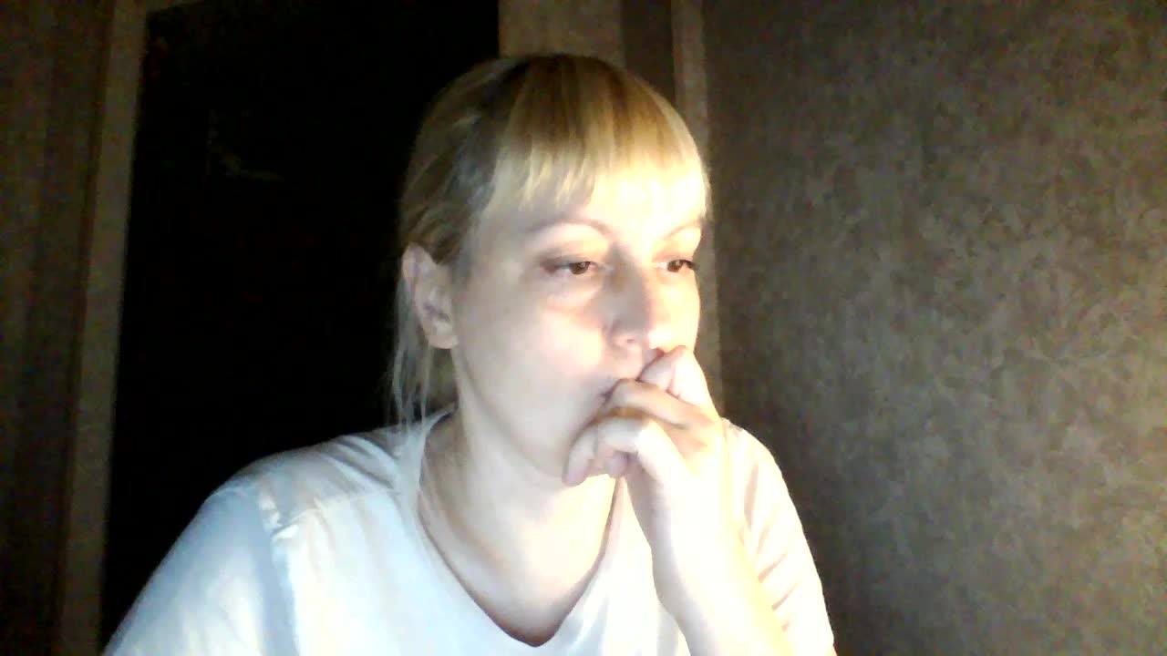 krisss2016 Cam Model Chat October 10, 2025