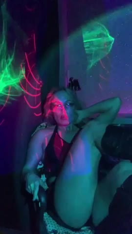 IzoldaBraunF Cam Model Chat October 10, 2025