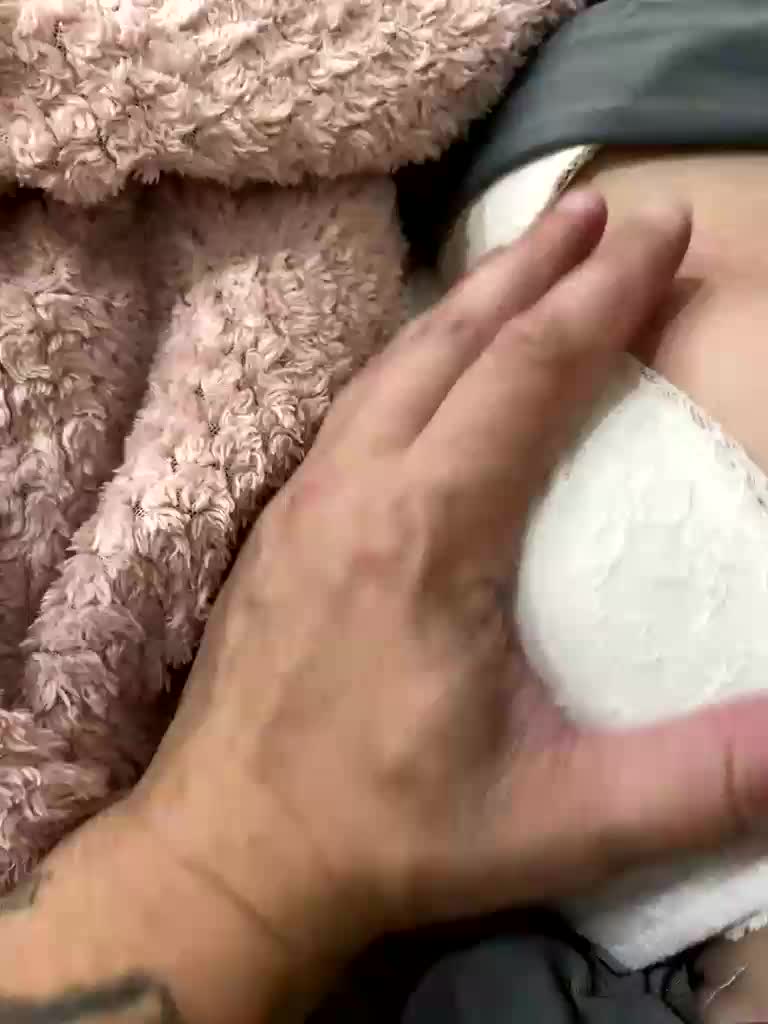 Gapeland Cam Model Chat October 10, 2025