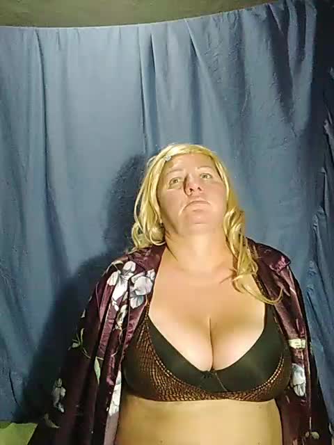 FameLara Cam Model Chat October 10, 2025