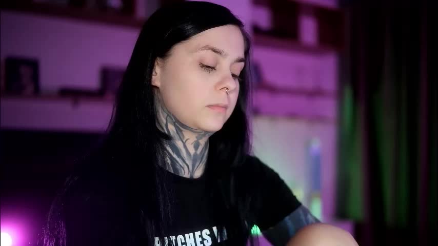 acid_pie Cam Model Chat October 10, 2025