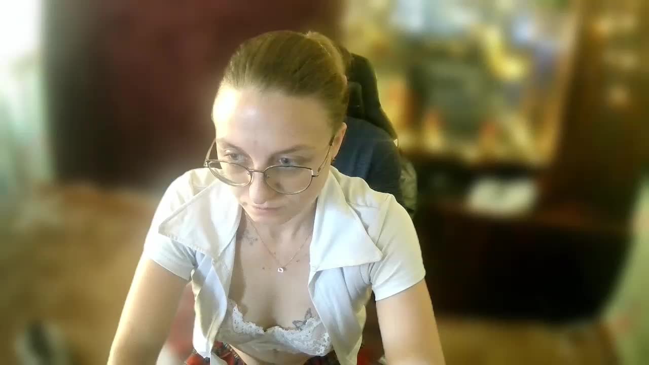 IcePrincess Cam Model Chat October 10, 2025