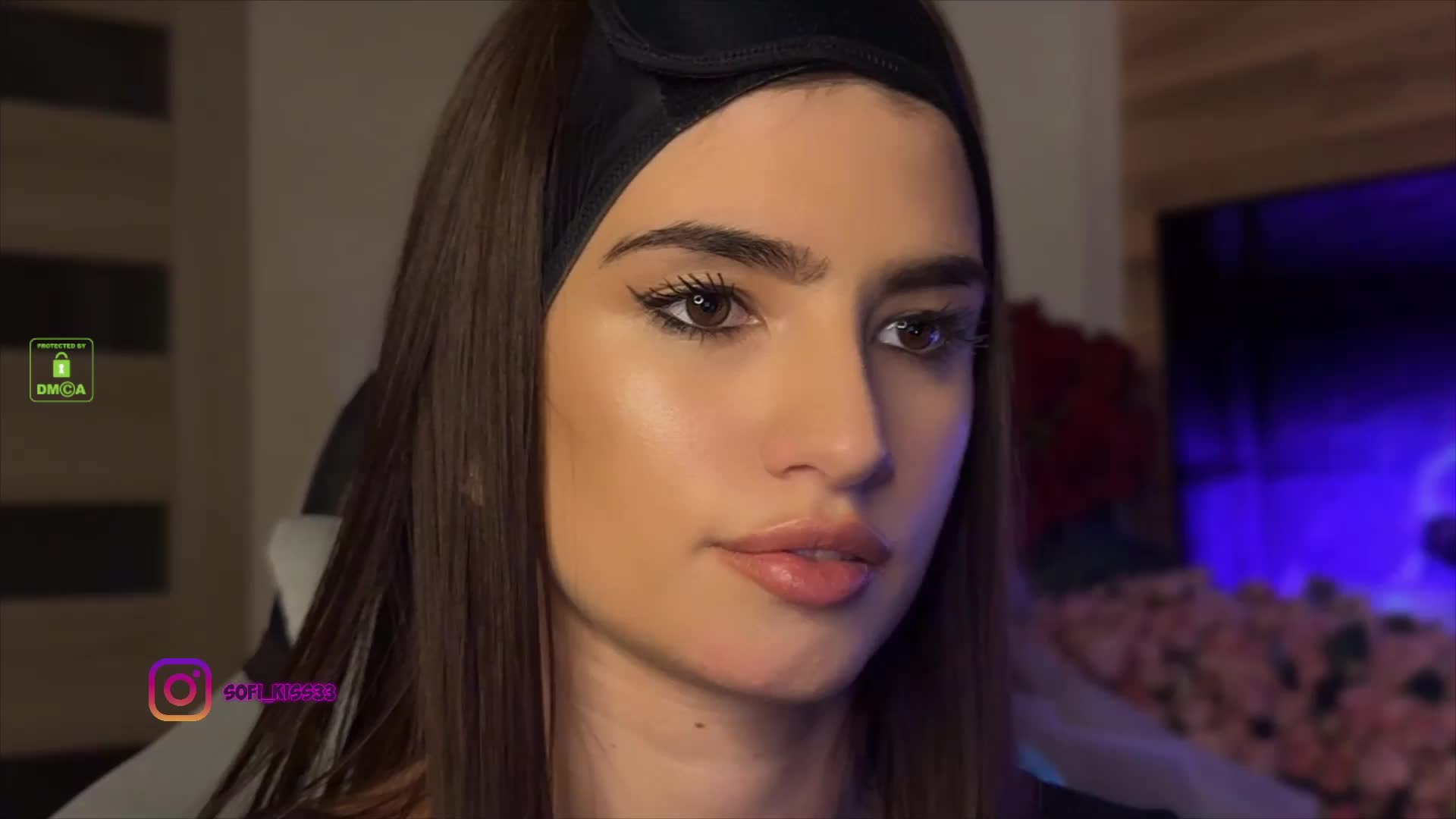 Sofi-Mi Cam Model Chat October 10, 2025