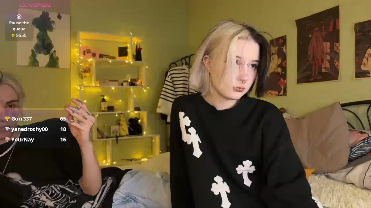 VeryRareTwins Cam Model Chat October 10, 2025