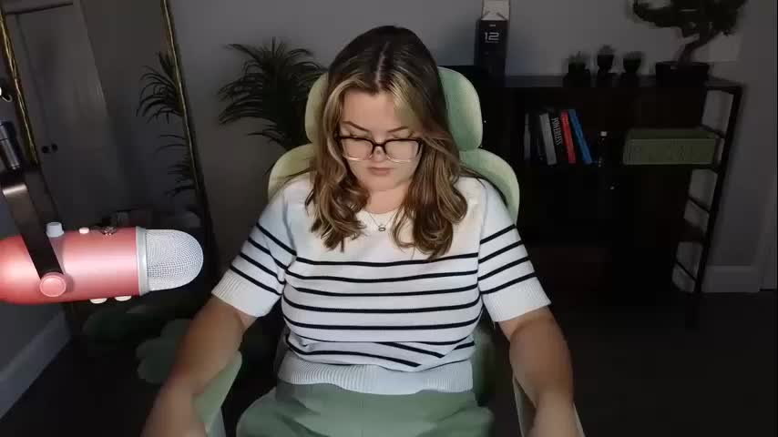 quervoqueen1 Cam Model Chat October 10, 2025