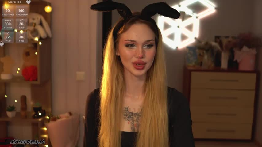 ManiFreyja Cam Model Chat October 10, 2025