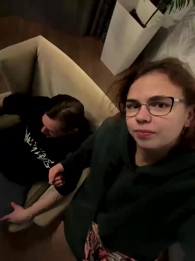 Melodycouple Cam Model Chat October 10, 2025