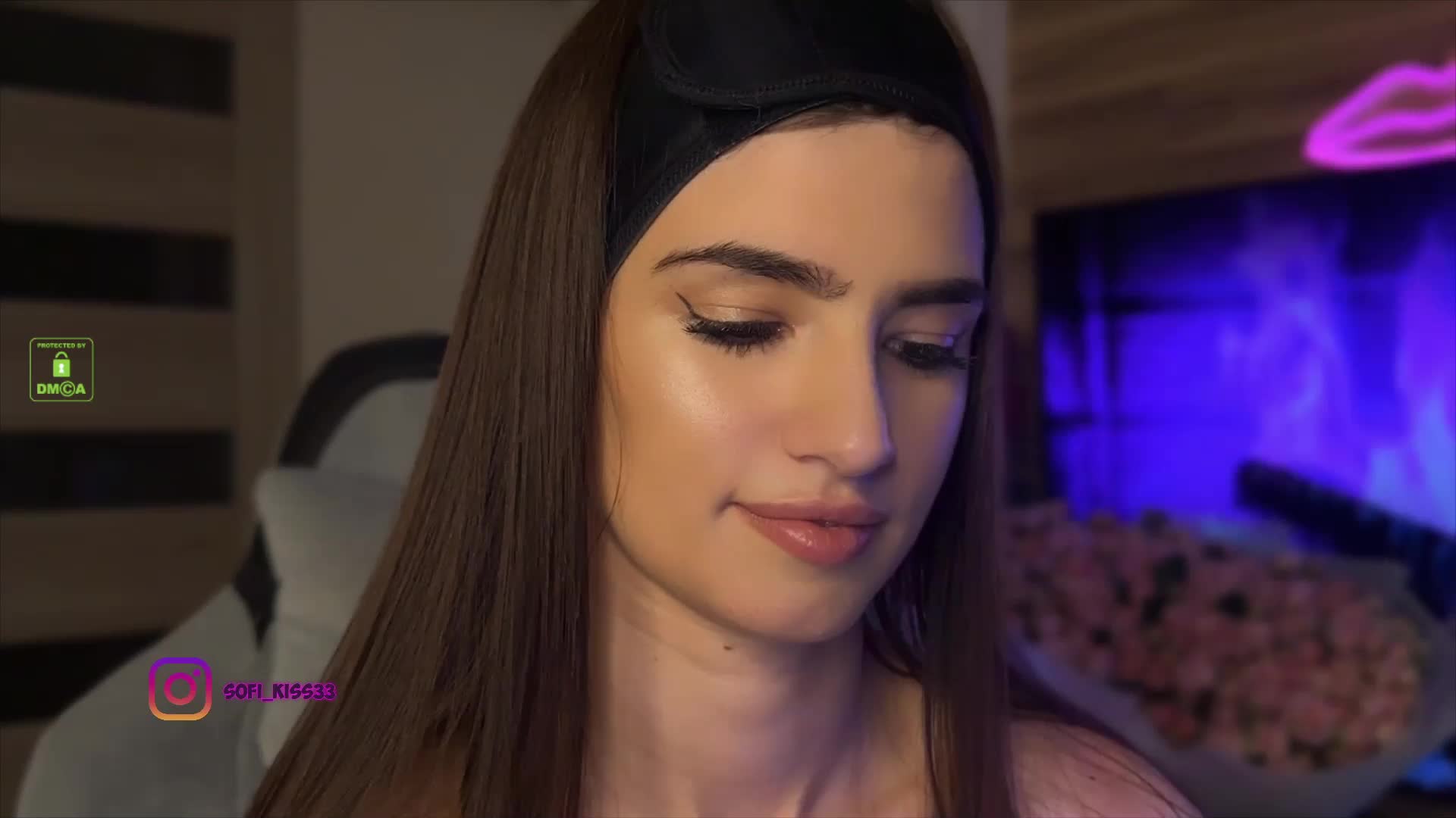 Sofi-Mi Cam Model Chat October 10, 2025