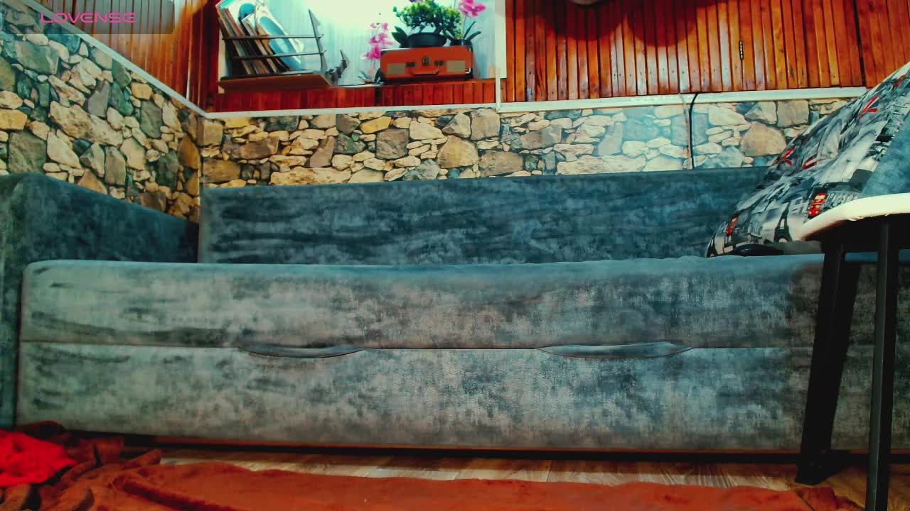 L00N Cam Model Chat October 10, 2025