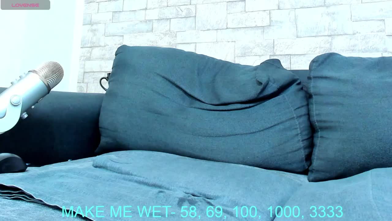 Nefirtiti Cam Model Chat October 10, 2025