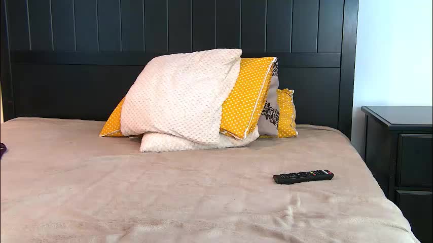 yanira_ass_ Cam Model Chat October 10, 2025