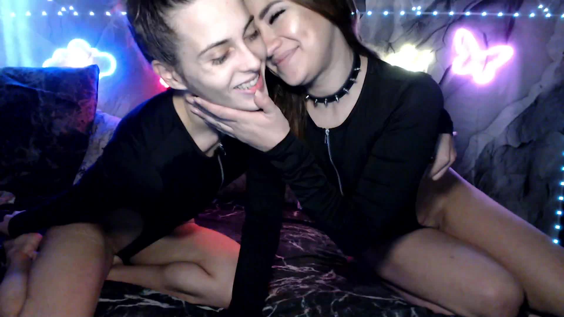 2Laski2 Cam Model Chat October 10, 2025