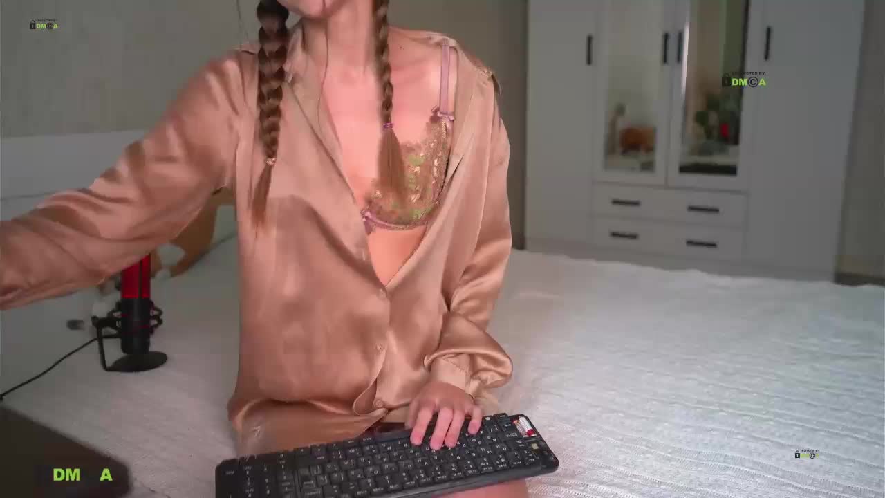 LornaParty Cam Model Chat October 10, 2025