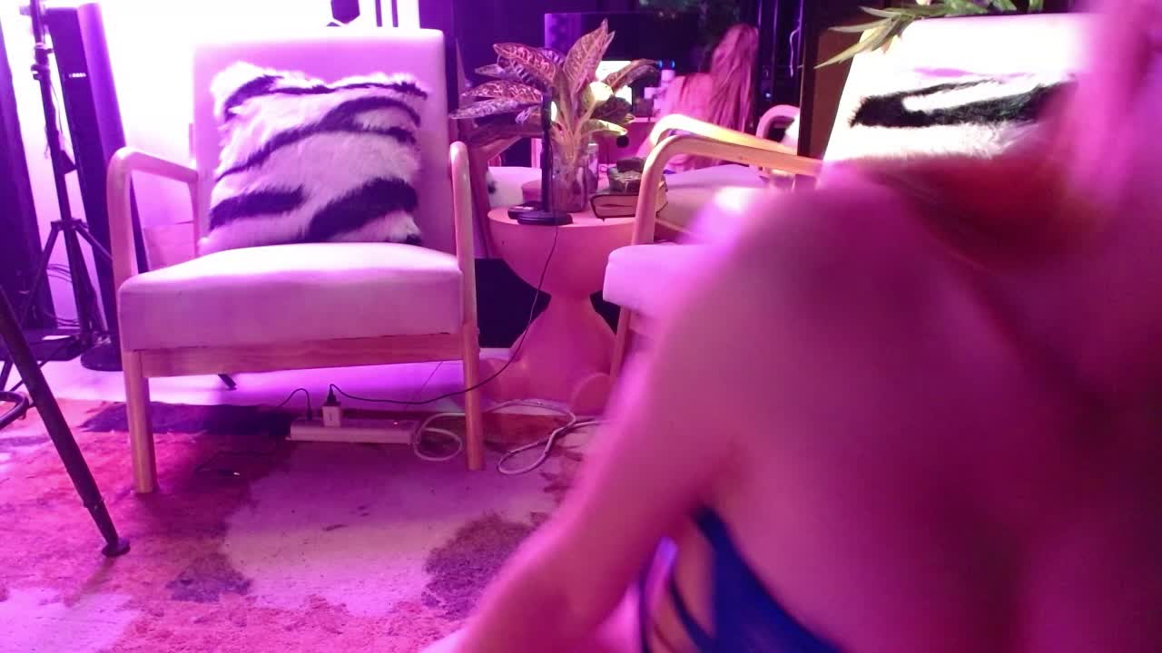 -AfricaYa- Cam Model Chat October 10, 2025