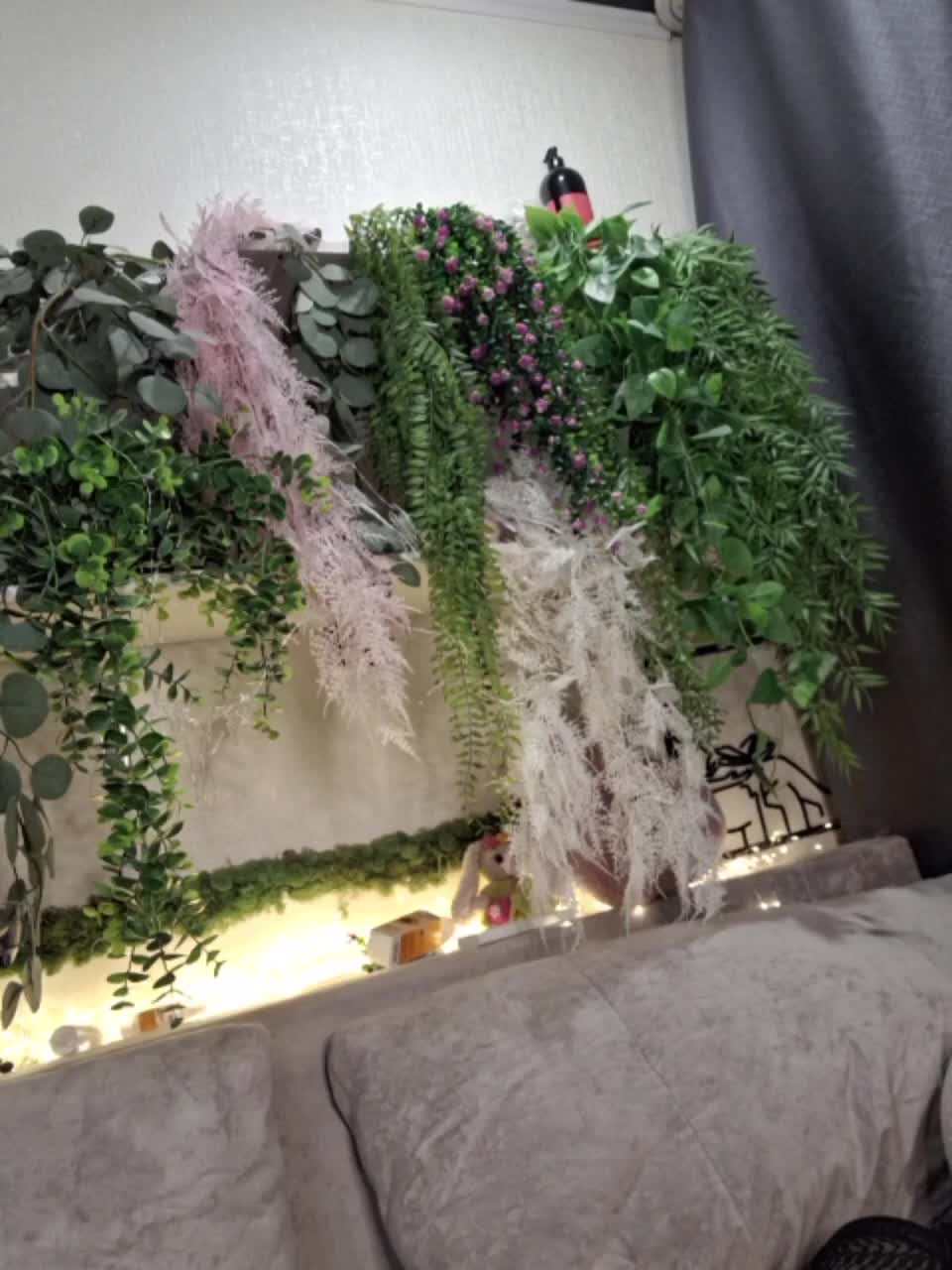 -scyrim- Cam Model Chat October 10, 2025