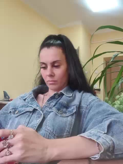 -France- Cam Model Chat October 10, 2025