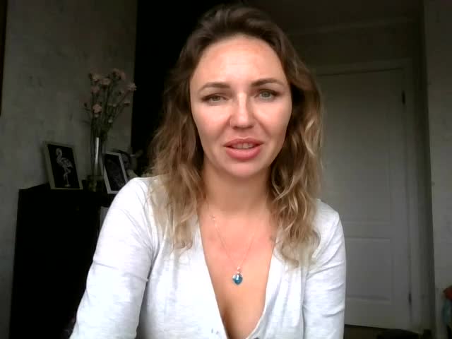 CuteAngelina Cam Model Chat October 10, 2025