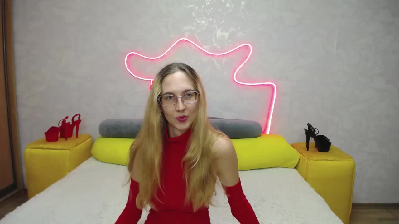LizzieBrait Cam Model Chat October 10, 2025