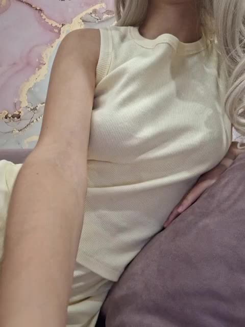 Toriya5 Cam Model Chat October 10, 2025