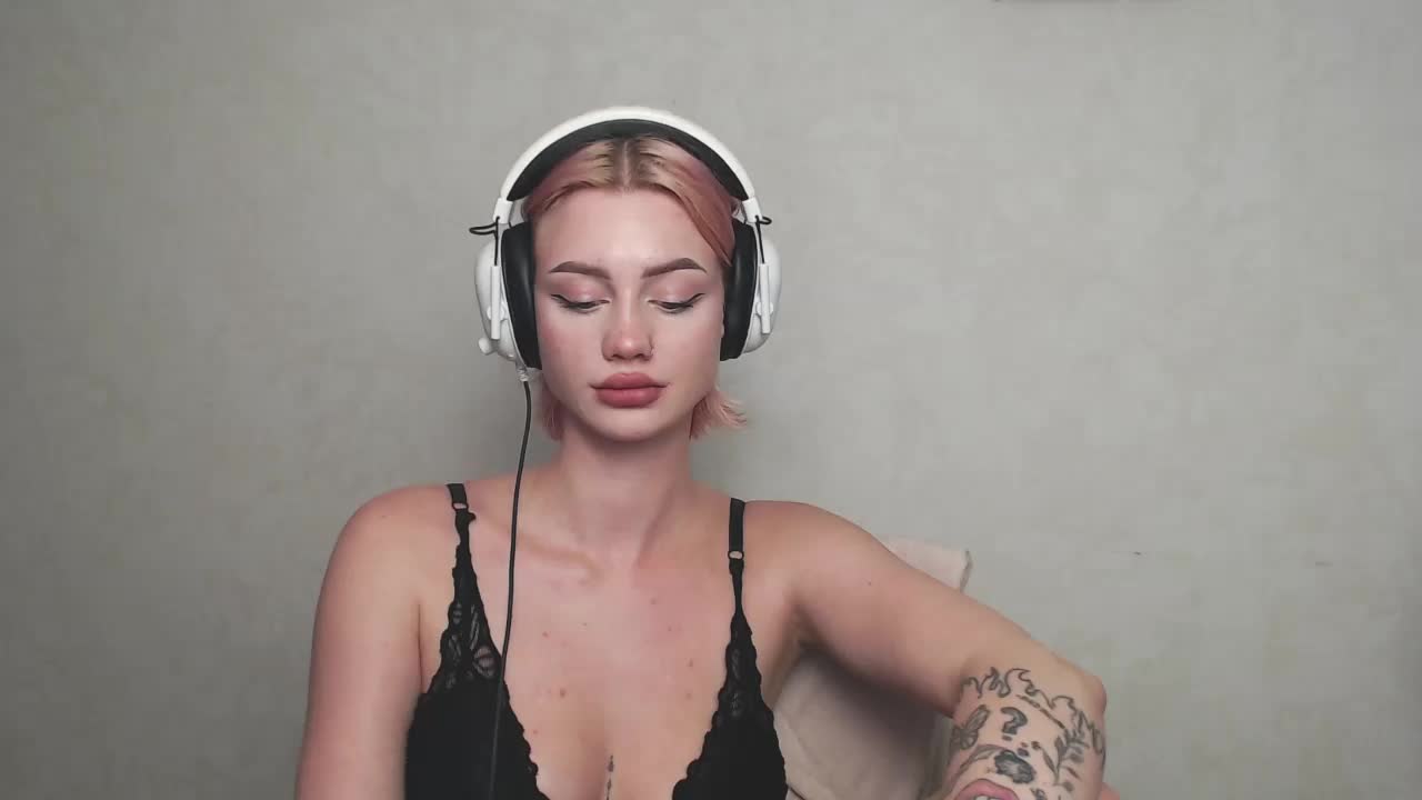 Ice-hot Cam Model Chat October 10, 2025