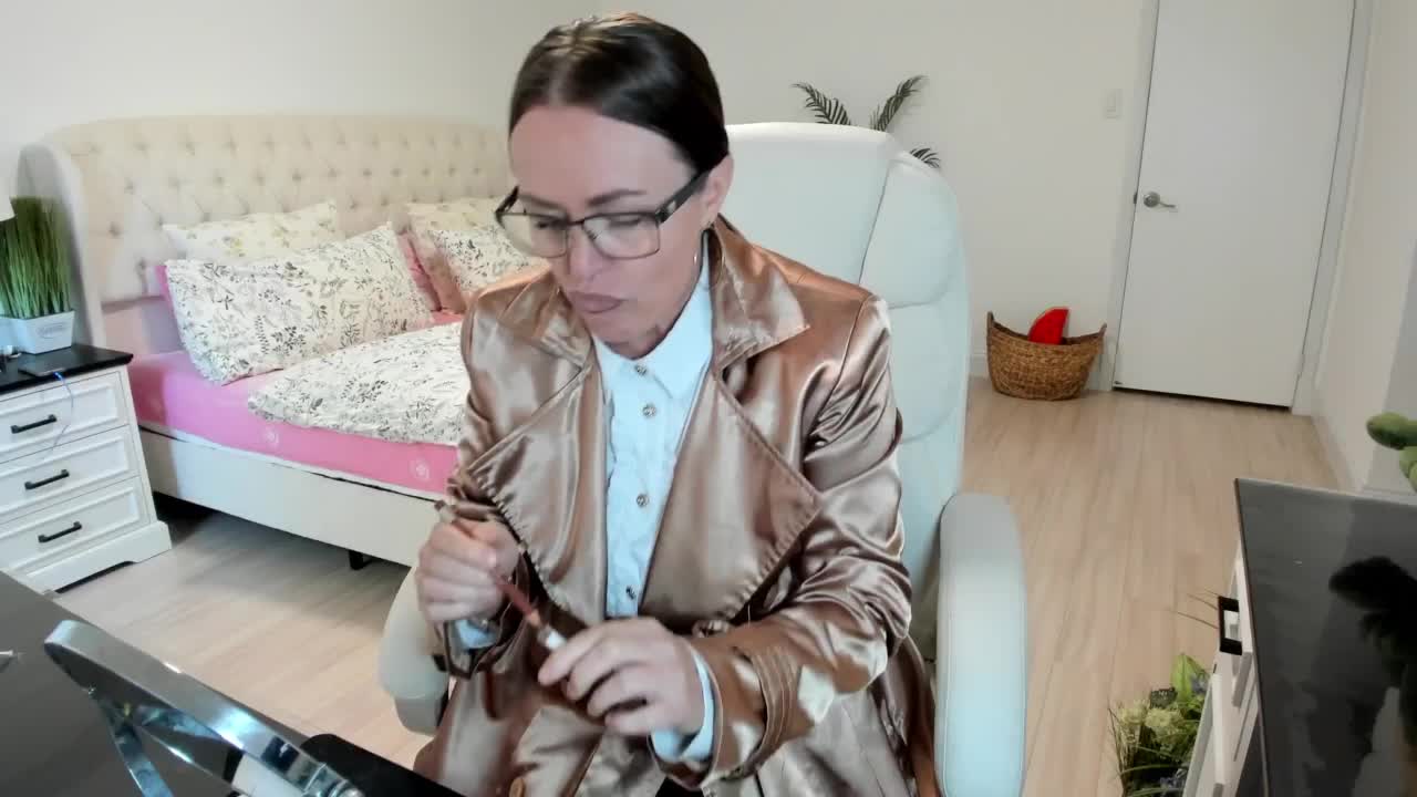 -Michelle- Cam Model Chat October 10, 2025