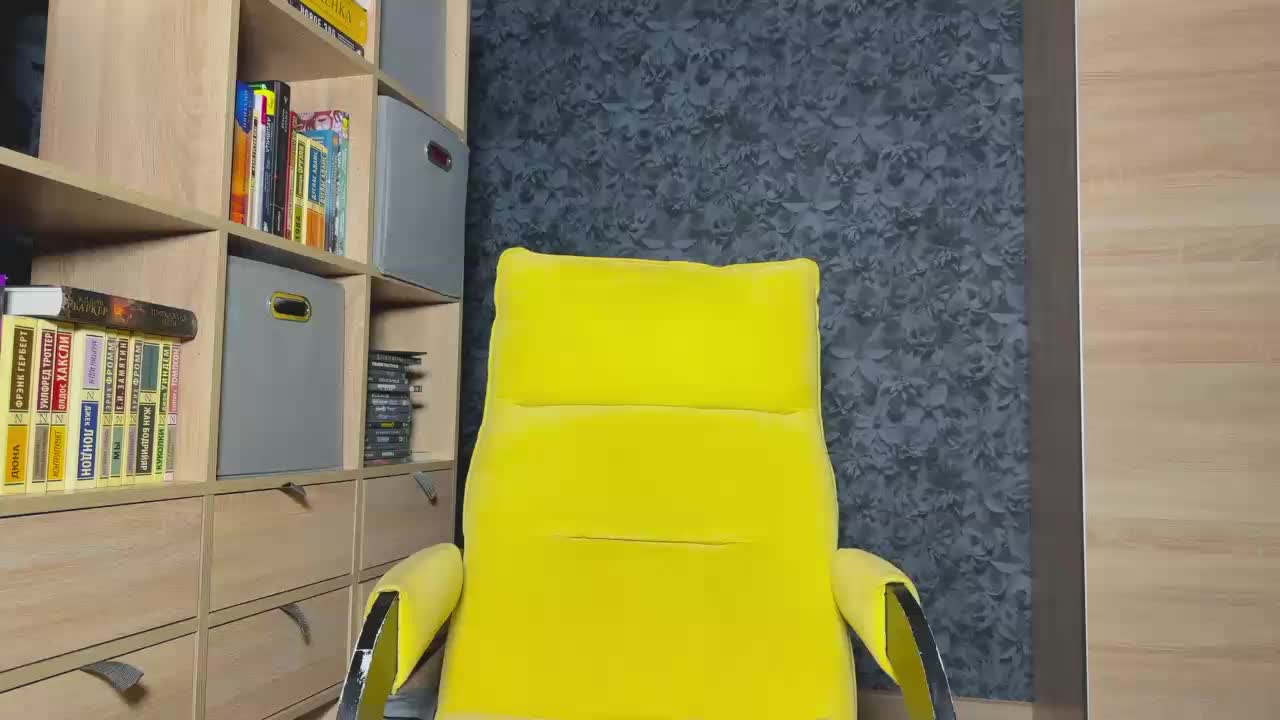 charmingaura1 Cam Model Chat October 10, 2025