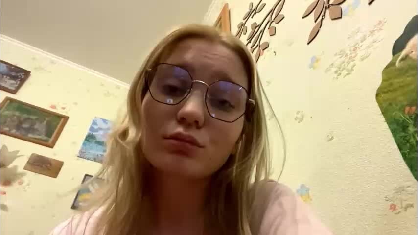maybelleensminger Cam Model Chat October 10, 2025