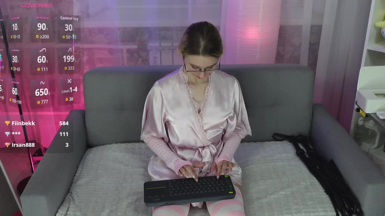 SilvaTail Cam Model Chat October 10, 2025