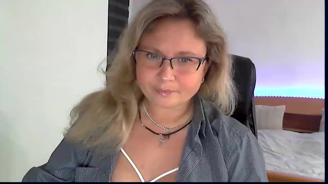 NERVOMOTINA Cam Model Chat October 10, 2025