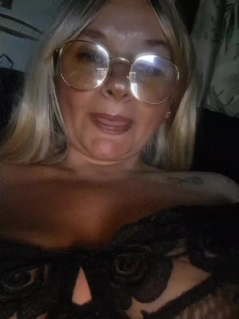 Merry-go-round1 Cam Model Chat October 11, 2025