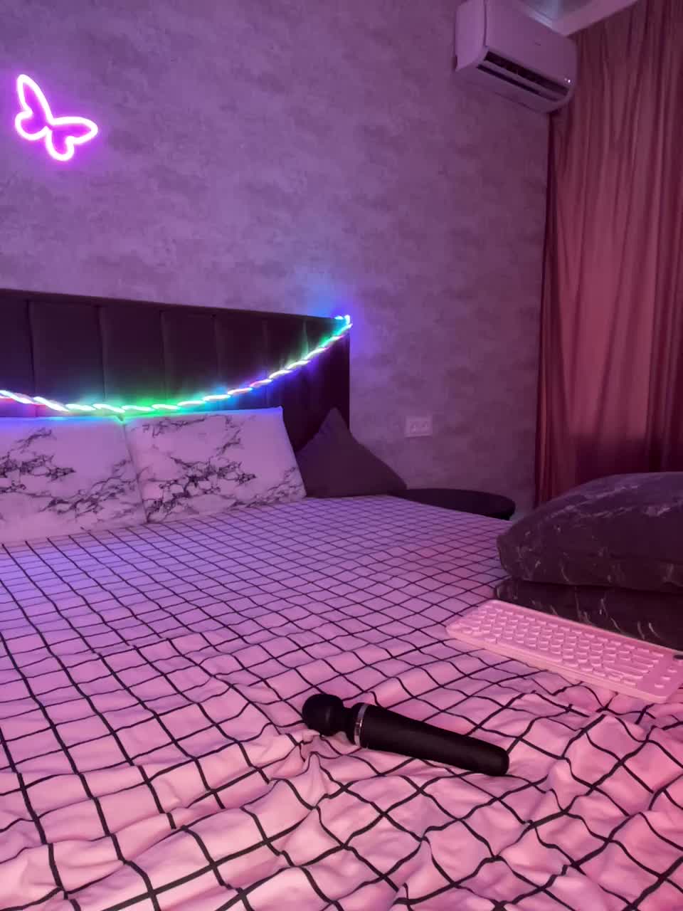 ButttFly Cam Model Chat October 11, 2025